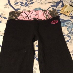 Black mossy oak leggings